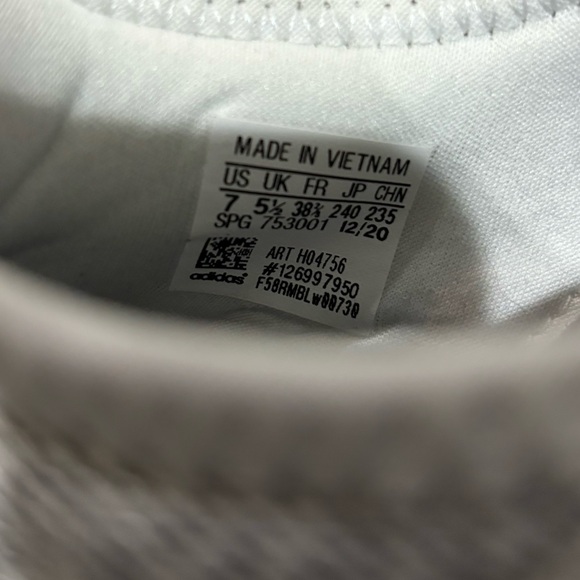 Women’s Adidas Tennis Shoes - Picture 5 of 5